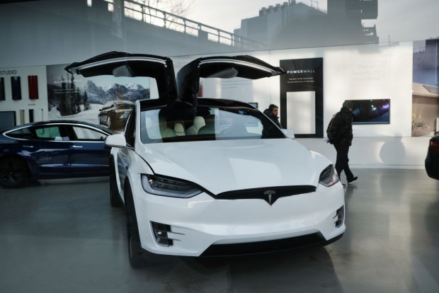 FACT-CHECK: Will There be Tesla-Apple Self-Driving Car Soon? 