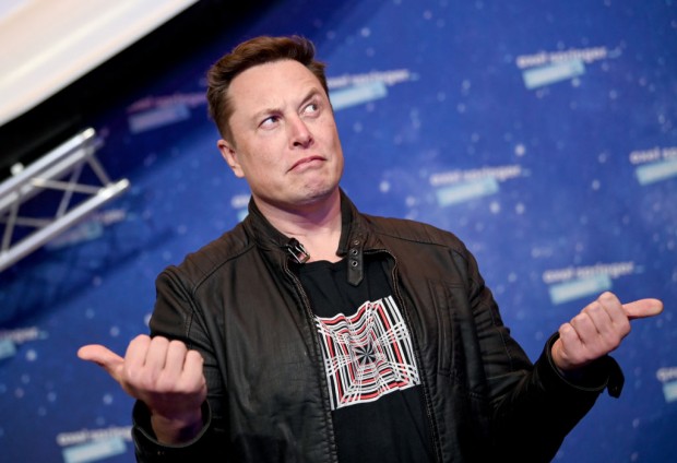 Billionaire Facts: Elon Musk Wakes Up at 7, Skips Breakfast, And More