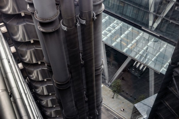 Lloyd’s of London Consults Members on How To Insure the Low-Carbon Transition