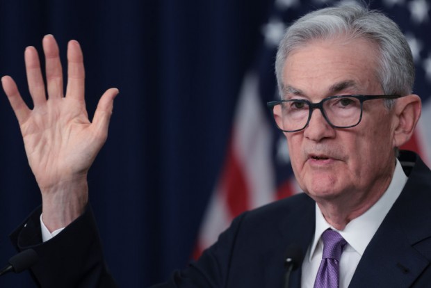 Fed Pivots, Eyes 3 Interest Rate Cuts to Kickstart Next Year