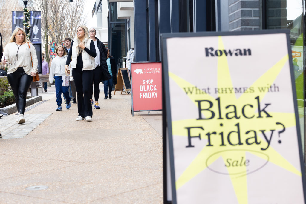 Black Friday Bonanza? Retail Sales Rise Despite Inflation Fears, Holiday Spirit Intact