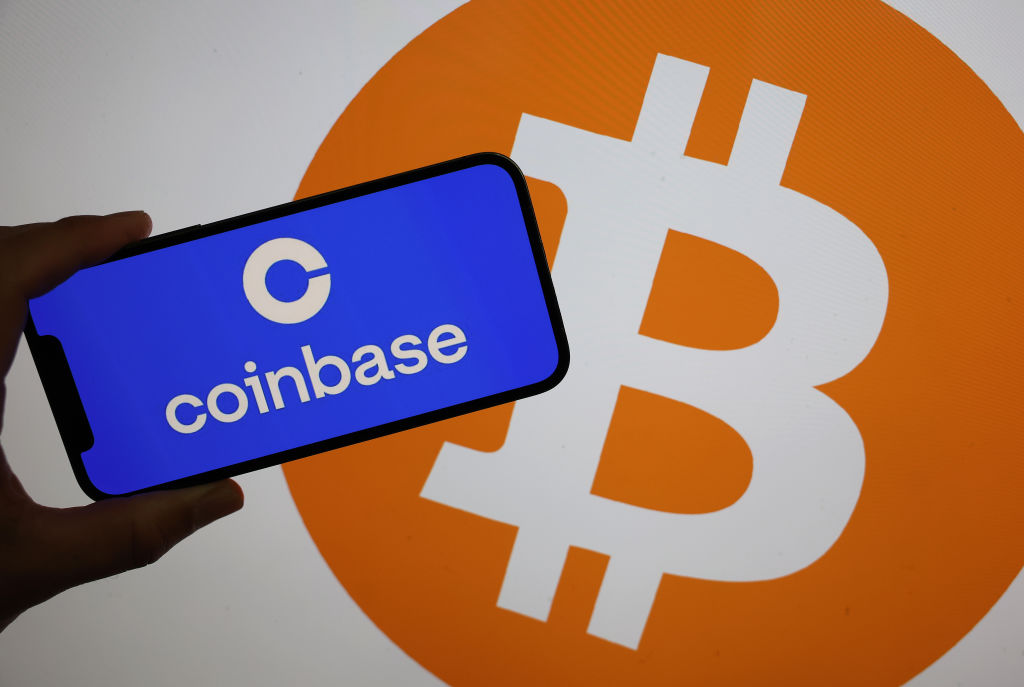 SEC Blocks Crypto Rules, Coinbase Throws Down the Gauntlet