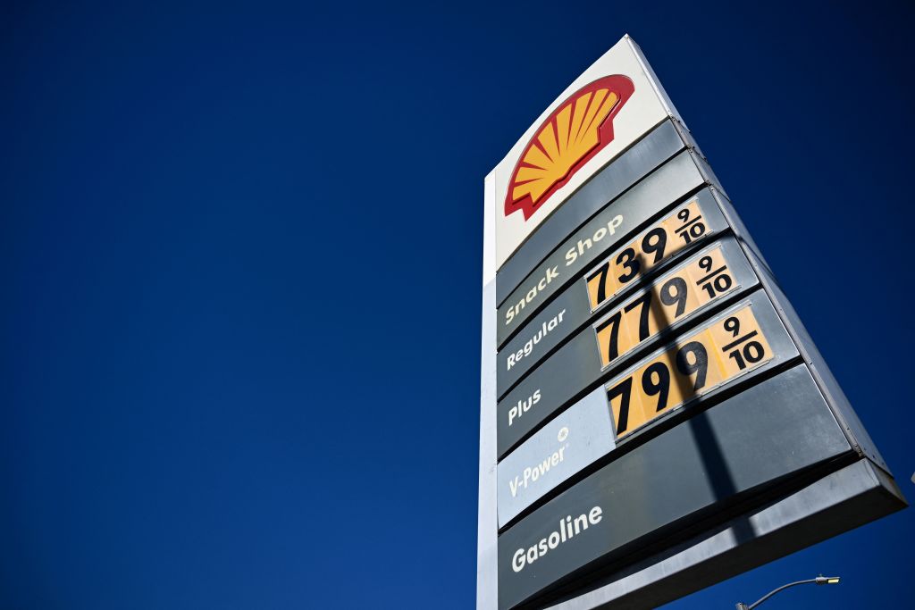 National Average Gas Price Dips Under $3 for the First Time This Year