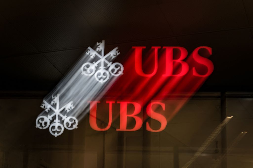 UBS Restarts Buybacks, Pledges $1 Billion