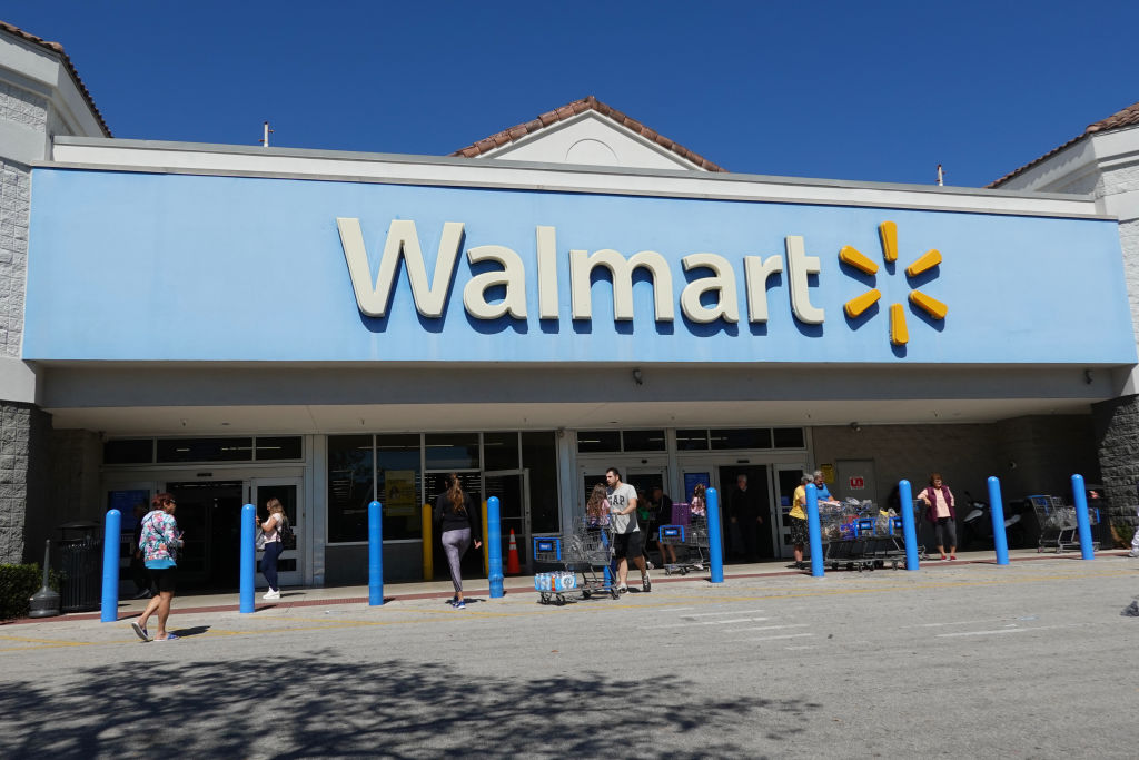 Fewer Self-Checkouts at Walmart: Could This Mean More Cashiers and Lower Prices? 