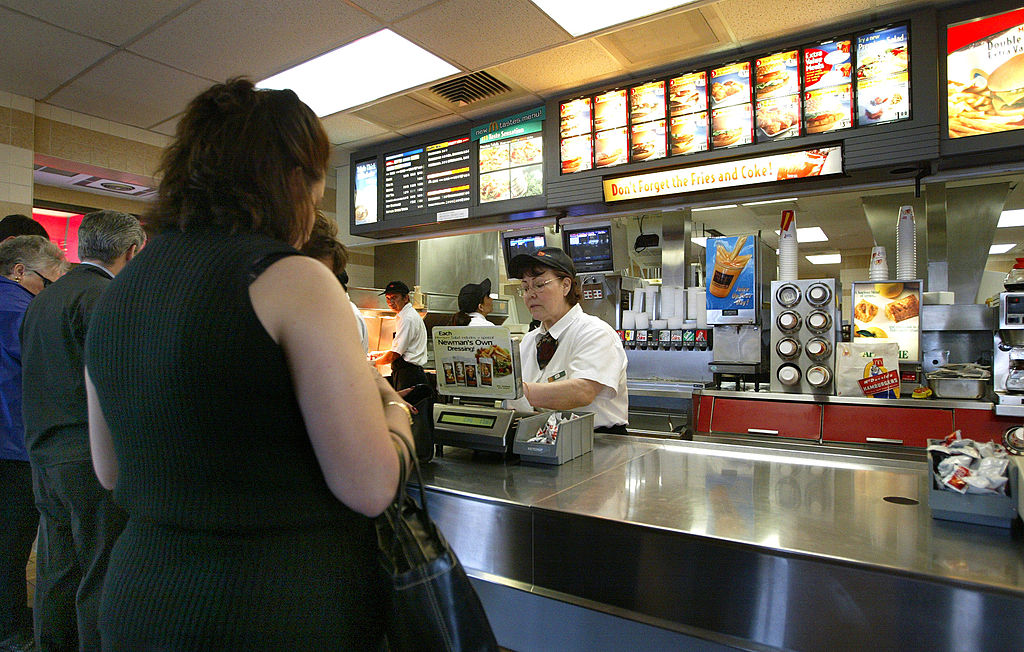 Soaring Costs Push US Consumers Away from Fast Food