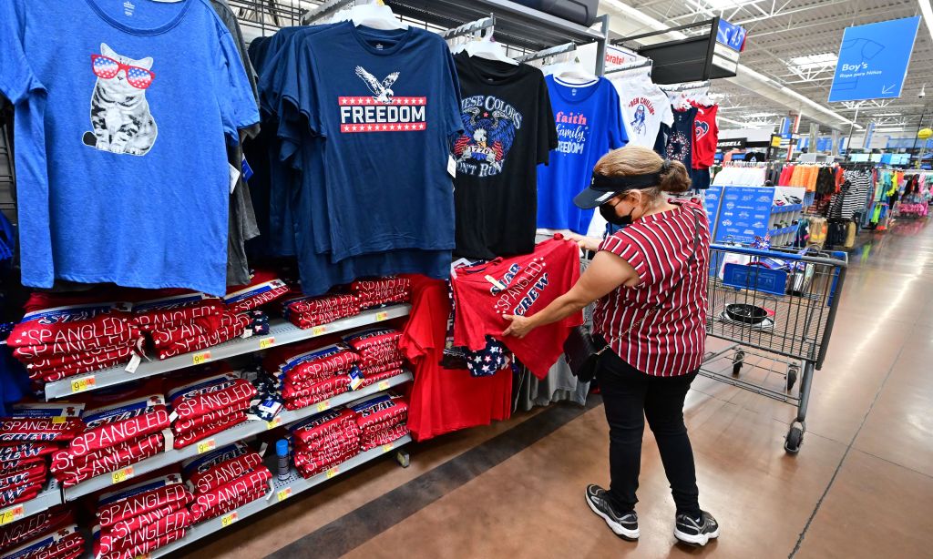 US Consumer Confidence Falls in June, Triggering Shifts in Spending Habits