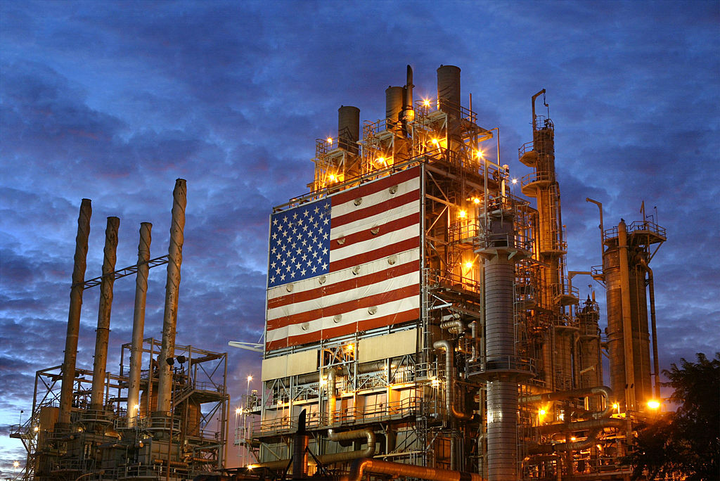 US Crude Dips 1% as Beryl&#039;s Bluster Barrels Market